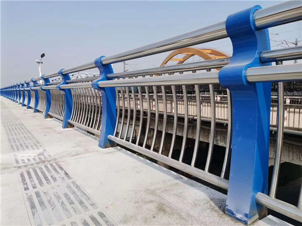 邵阳304不锈钢复合管护栏的生产工艺揭秘